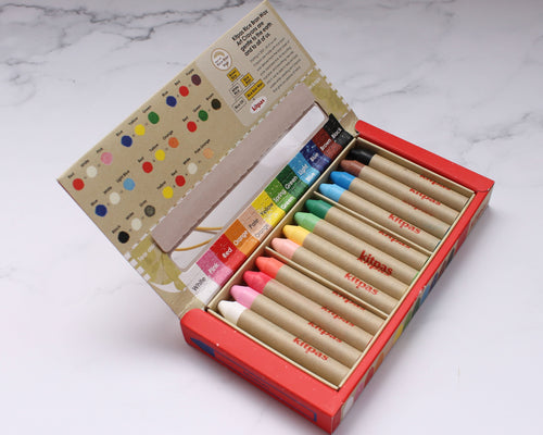 Set de 12 crayolas Kitpas en su caja